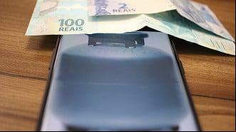 Auxílio-Gás terá pagamento retomado em Outubro. (Foto: M3 Mídia)